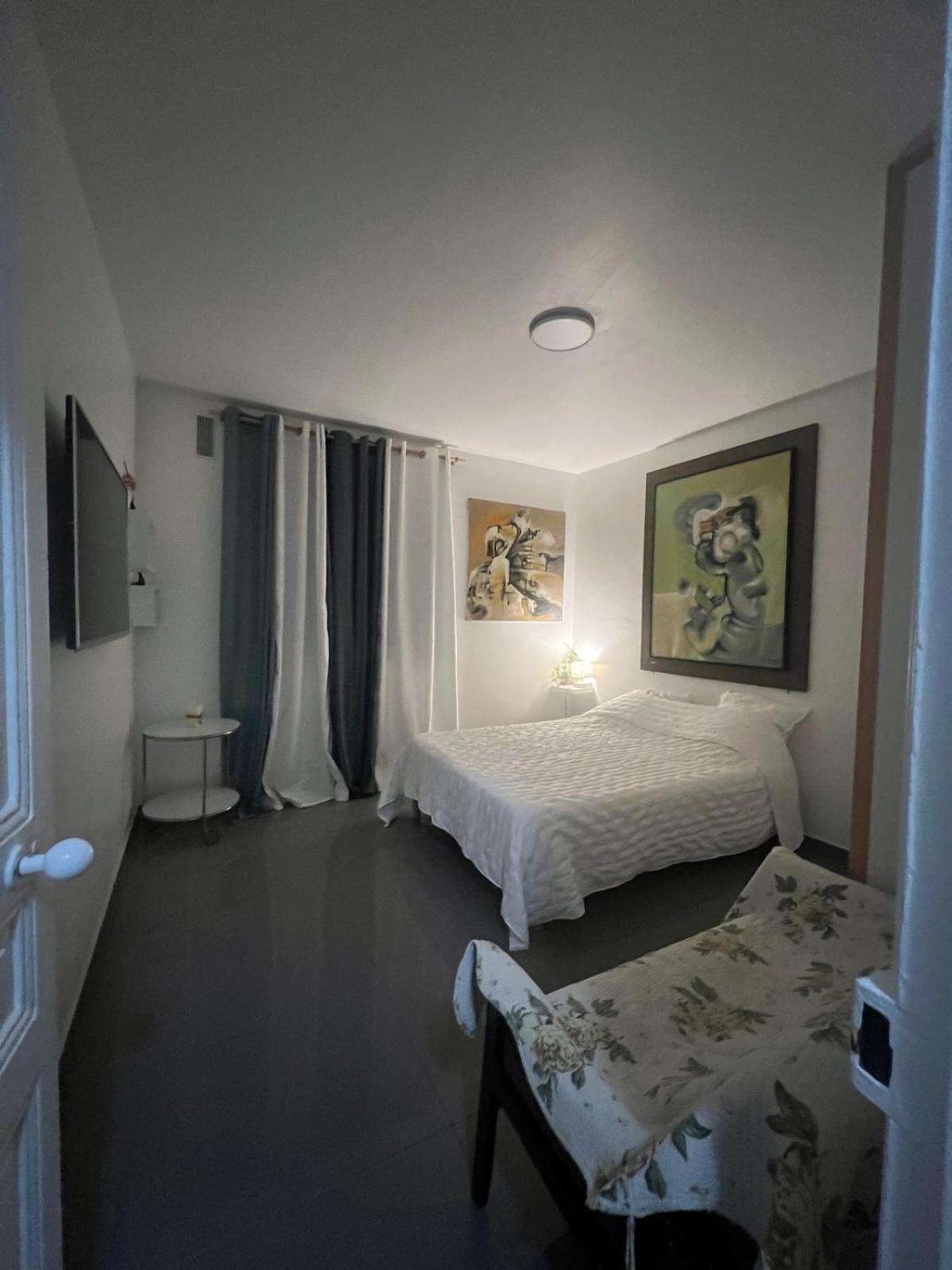 Ensemble D'appartements A - Bien Desservis Et Disponibles Separement * La Courneuve