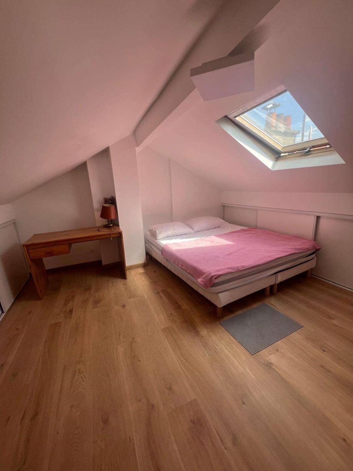 Ensemble D'appartements A - Bien Desservis Et Disponibles Separement Apartment La Courneuve